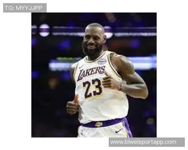 詹姆斯重温青春岁月更新IG头像展现16岁爆炸头造型采访照